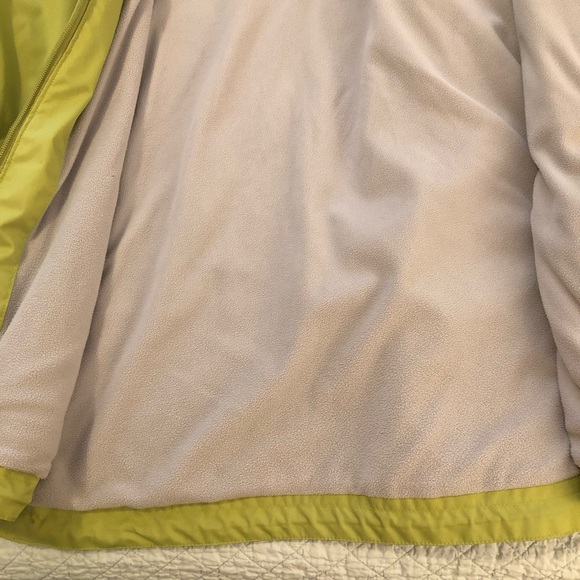 Cabela’s softshell jacket. Size XL. - Picture 4 of 9